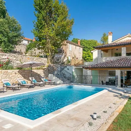 Nona Nina Labin (Istria)